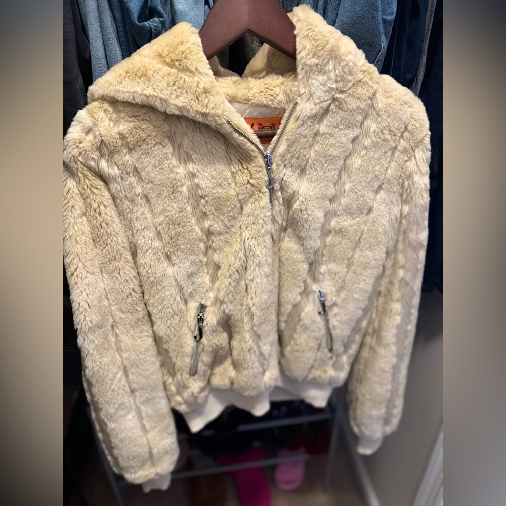 Juicy Couture Cream Puffer Jacket